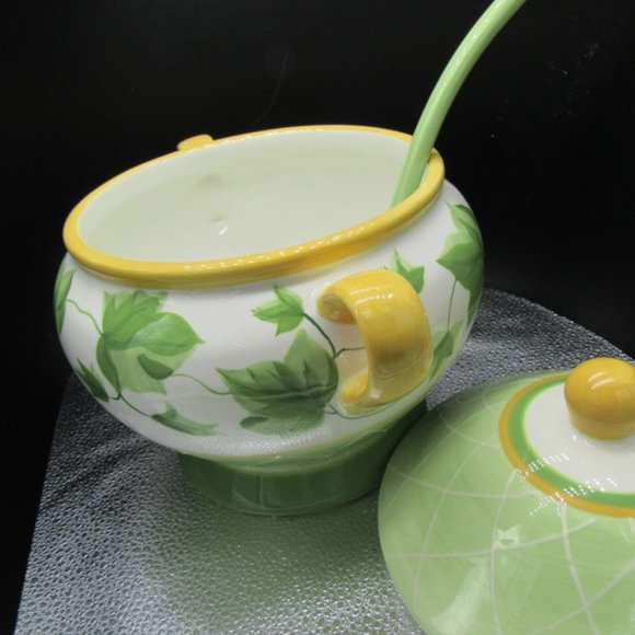 Vintage Waverly Soup Tureen. "Gazebo" Pattern. - Picture 5 of 7